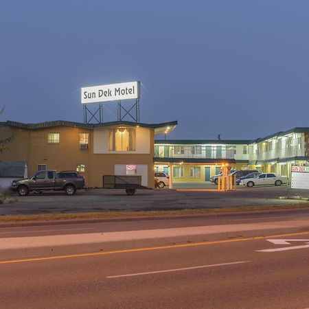 Sun-Dek Motel Medicine Hat Exteriör bild