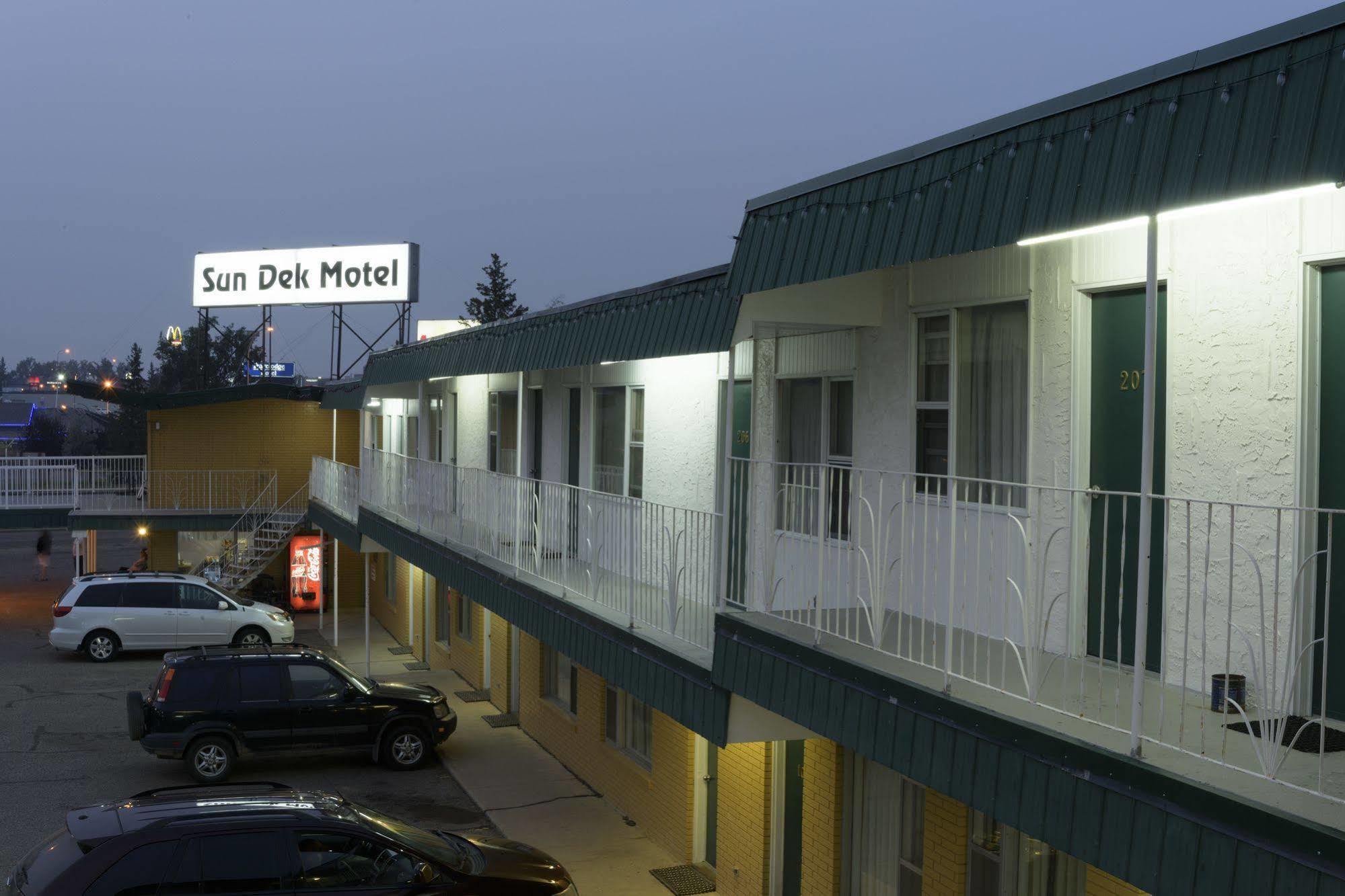 Sun-Dek Motel Medicine Hat Exteriör bild