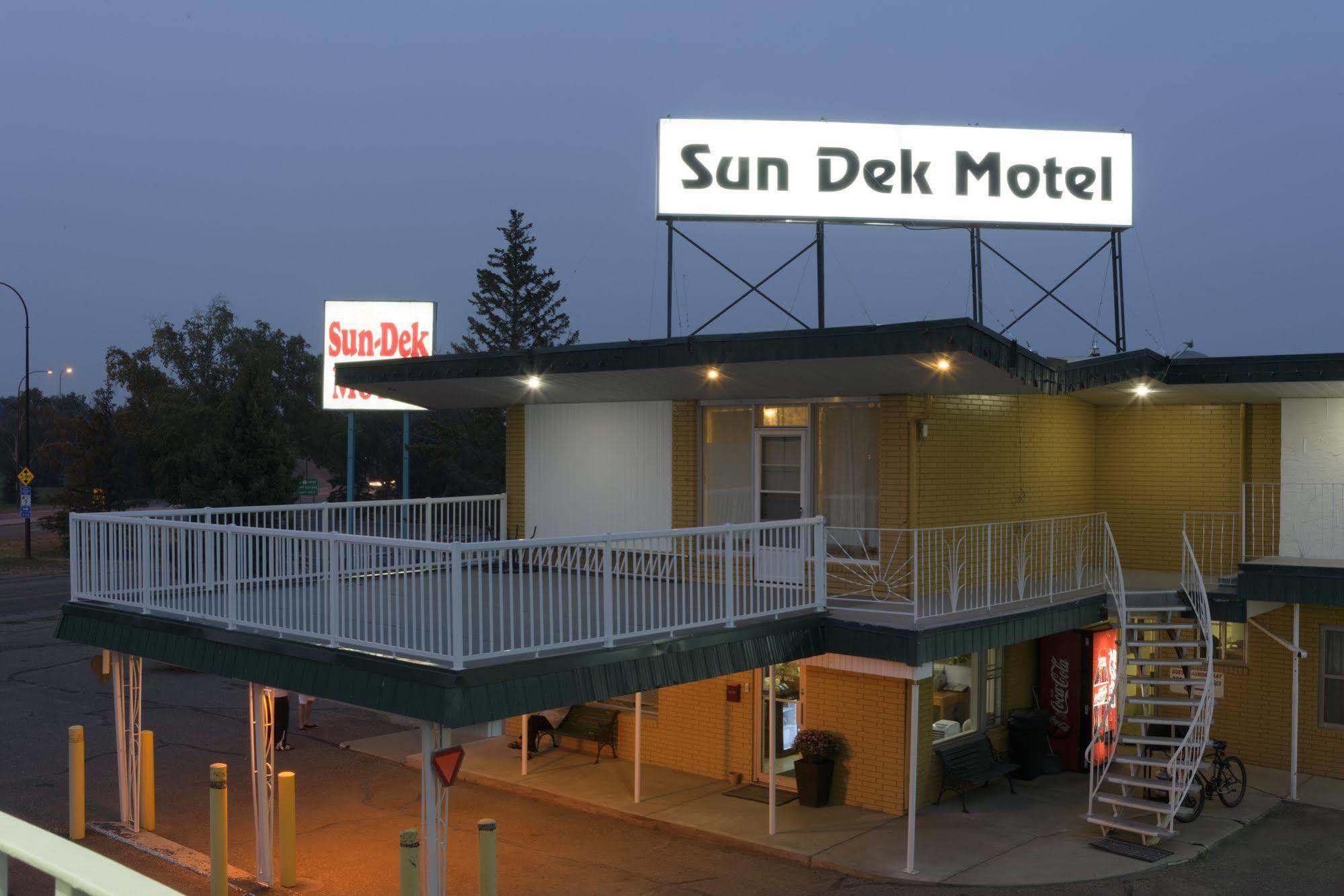 Sun-Dek Motel Medicine Hat Exteriör bild